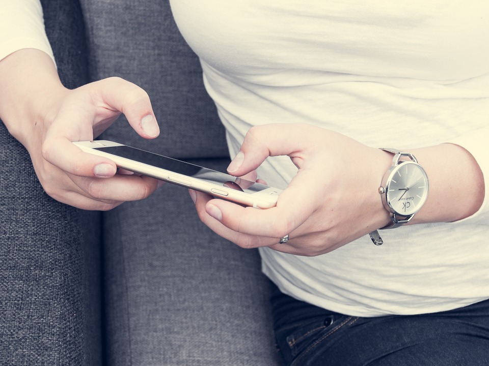 Jaké aplikace z mobilního telefonu raději ihned vymazat?