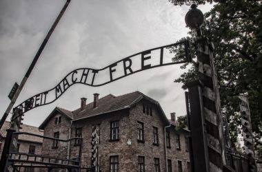 Místa, která navštívit, abychom si připomněli hrůzy holokaustu