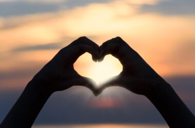 Romantika pod širým nebem: jak si vytvořit intimní atmosféru na zahradě