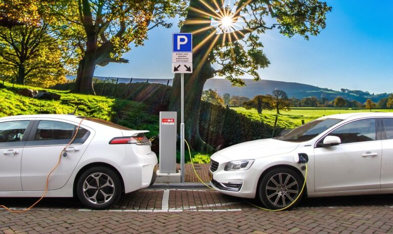 Hybridní automobil