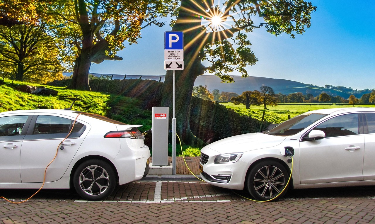 Hybridní automobil