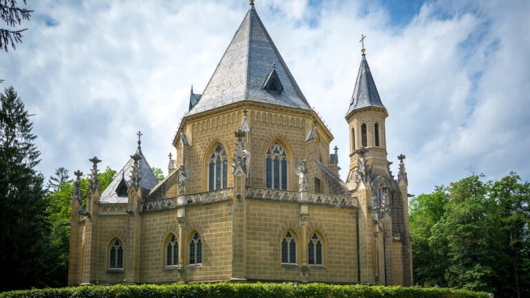 Schwarzenberská hrobka u Třeboně